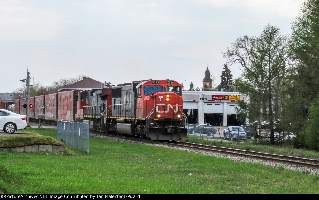 CN 5799 leads 402 near Belzile street